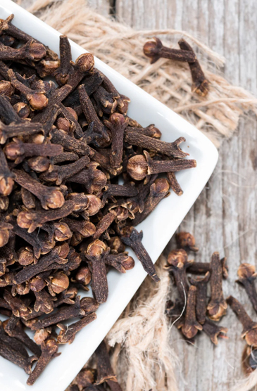 Cloves / Laving